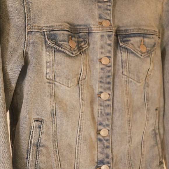 THYME Light  blue washed denim jean jacket - Picture 3 of 6